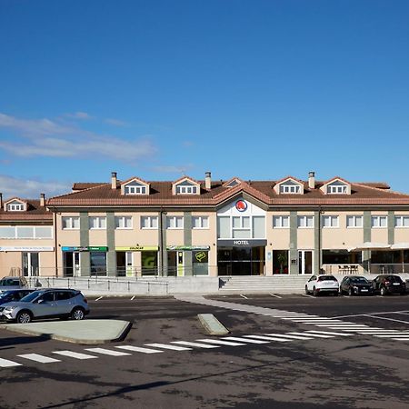 Hotel Arias Aeropuerto Santiago Del Monte Eksteriør bilde