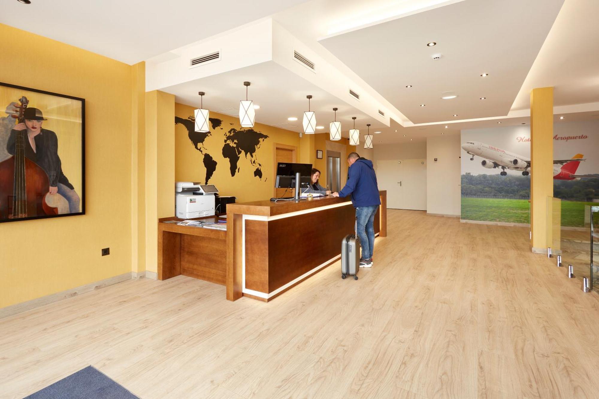 Hotel Arias Aeropuerto Santiago Del Monte Eksteriør bilde