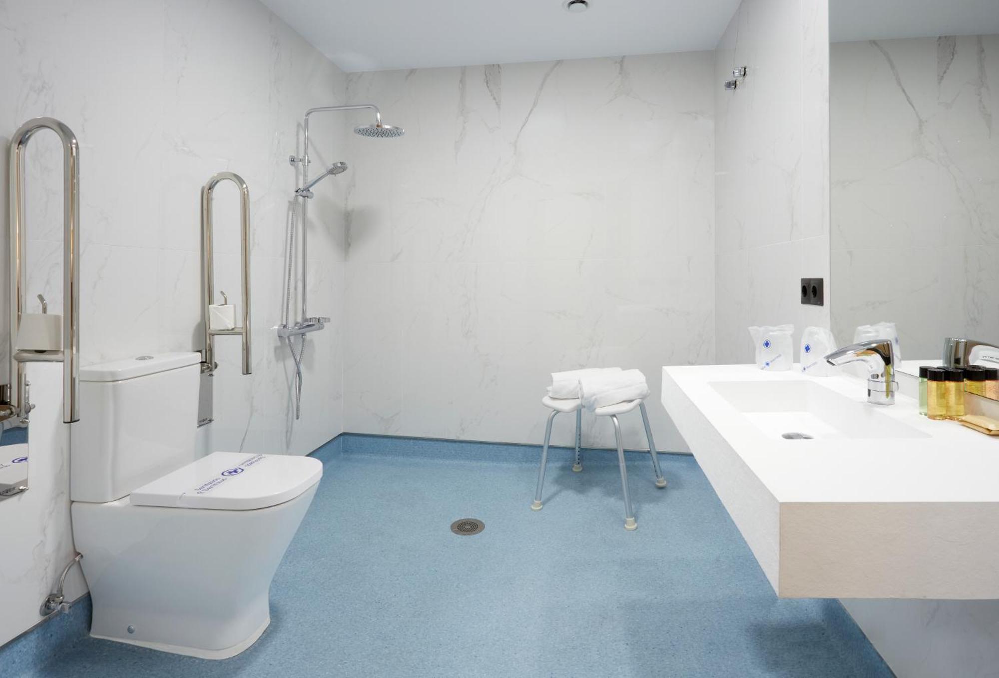Hotel Arias Aeropuerto Santiago Del Monte Eksteriør bilde